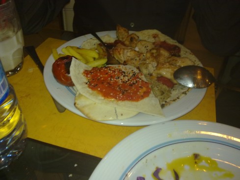 شام لبناني كه ميرنصر به مناسبتي فرخنده متقبل شد !! ميرنصرجان دستت و جيبت درد نكنه!!